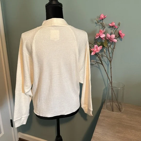 NWT Chaser Cream Waffle Pattern Pullover - Picture 3 of 5